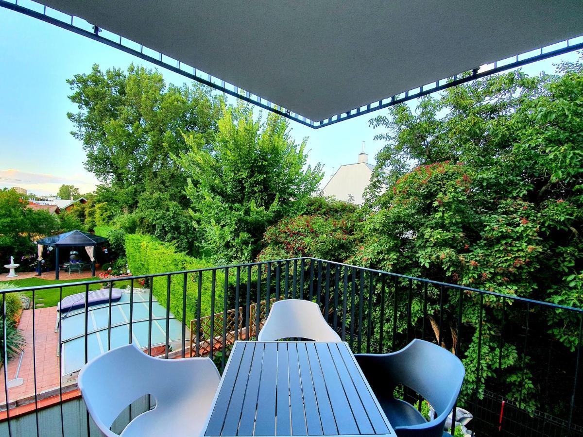 Near Lake Fully Furnished Beautiful Apartment Відень Екстер'єр фото